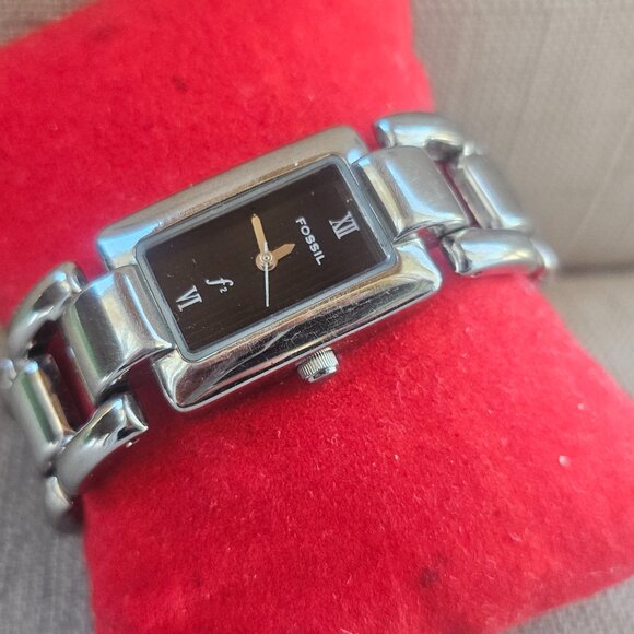 Fossil F2 Women Watch Silver Tone Chain Metal Band Analog Quartz Wristwatch - Picture 3 of 15